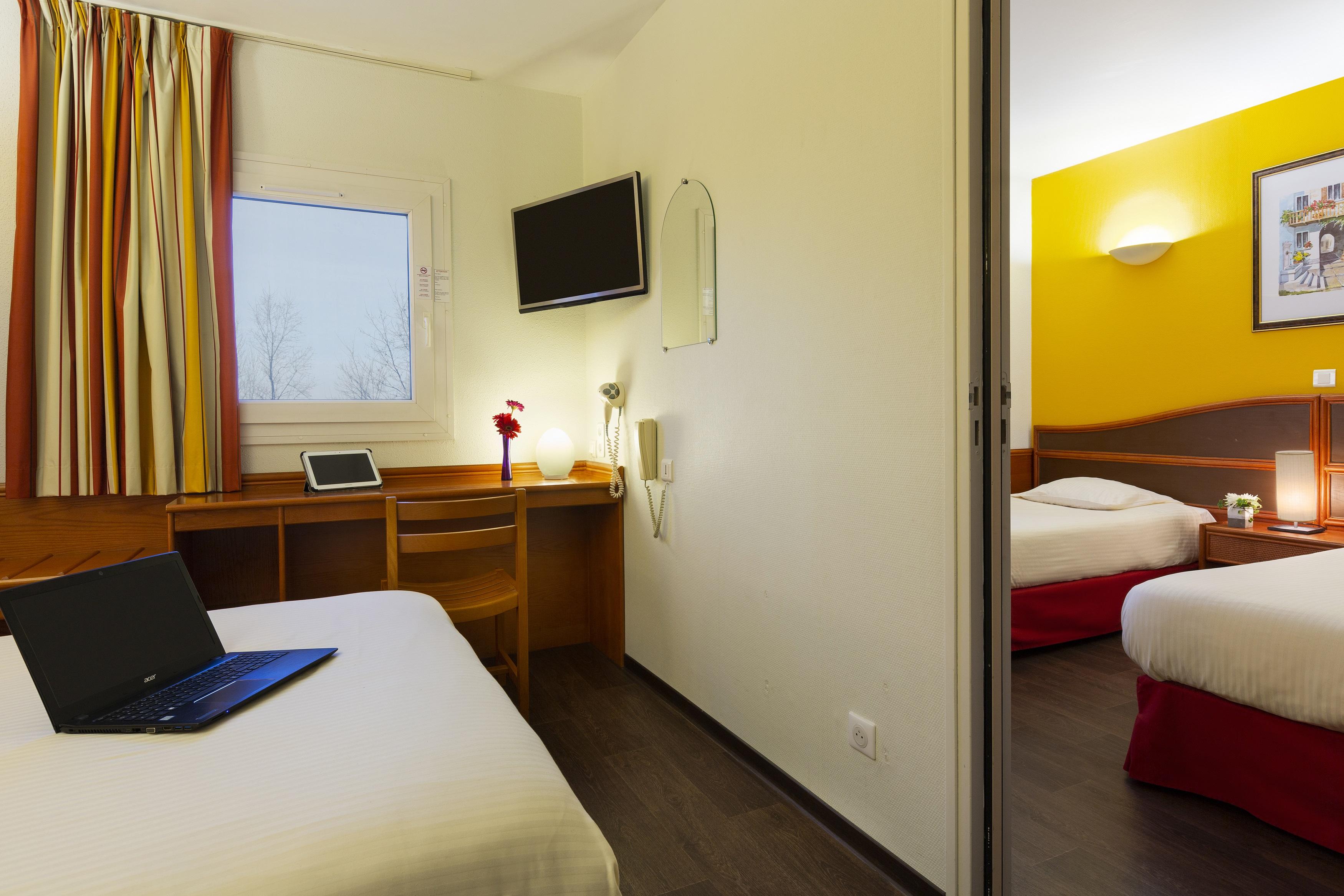 Hotel Roi Soleil Strasbourg Aéroport Holtzheim Esterno foto