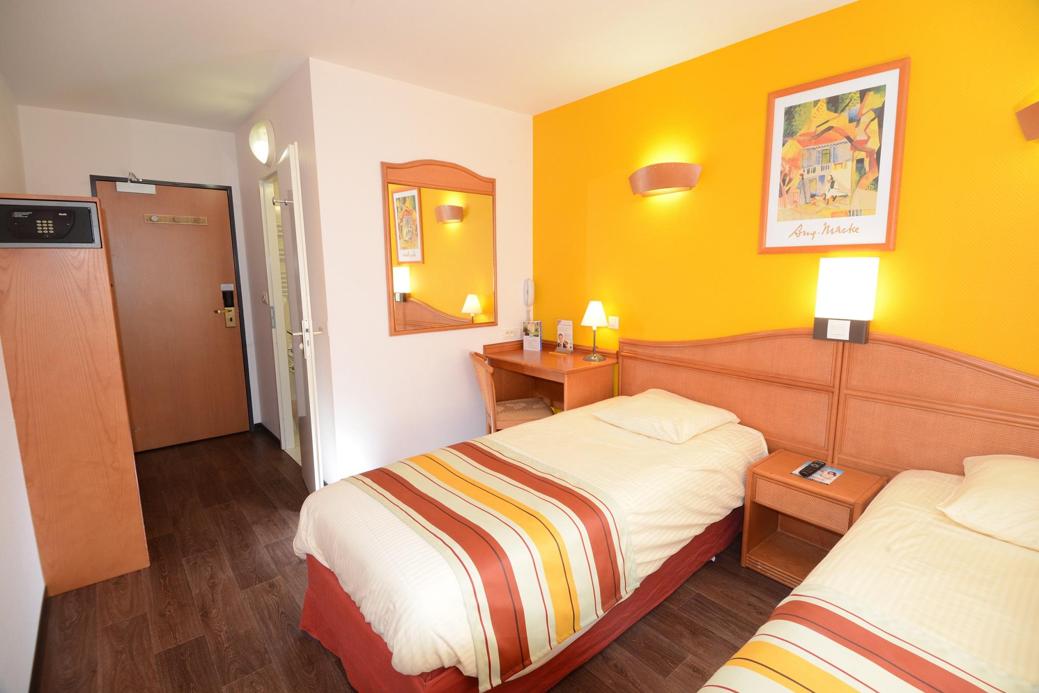 Hotel Roi Soleil Strasbourg Aéroport Holtzheim Esterno foto