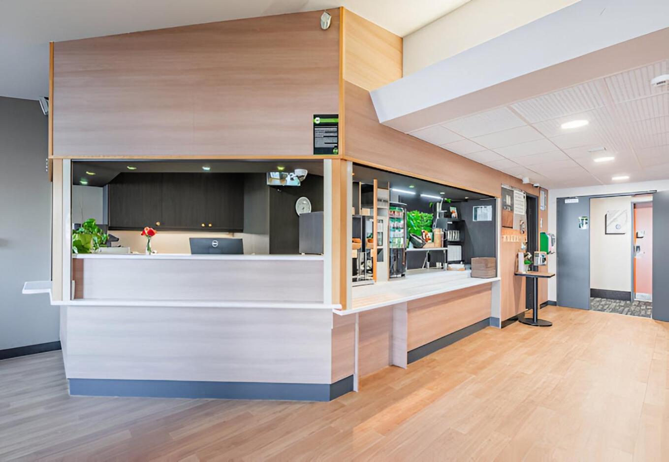 Hotel Roi Soleil Strasbourg Aéroport Holtzheim Esterno foto