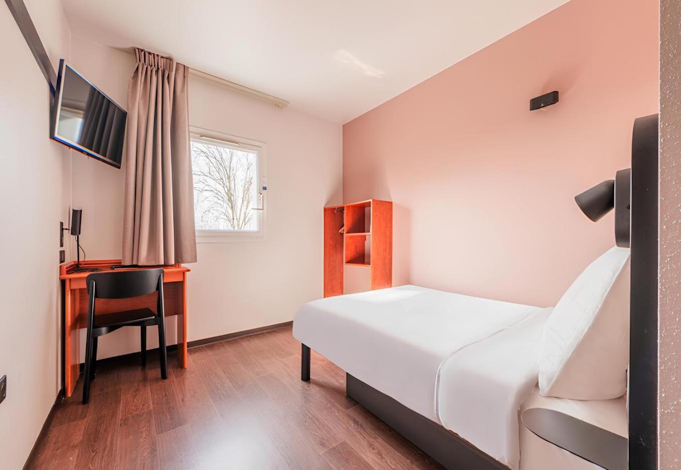 Hotel Roi Soleil Strasbourg Aéroport Holtzheim Esterno foto
