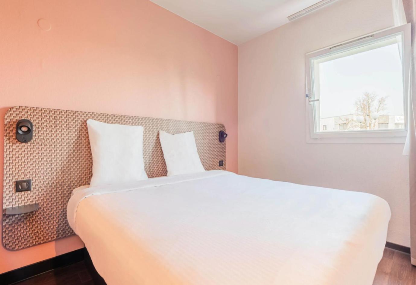 Hotel Roi Soleil Strasbourg Aéroport Holtzheim Esterno foto