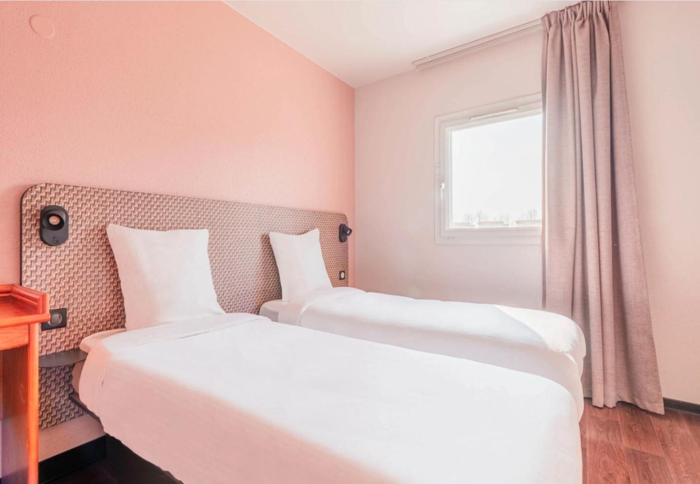 Hotel Roi Soleil Strasbourg Aéroport Holtzheim Esterno foto