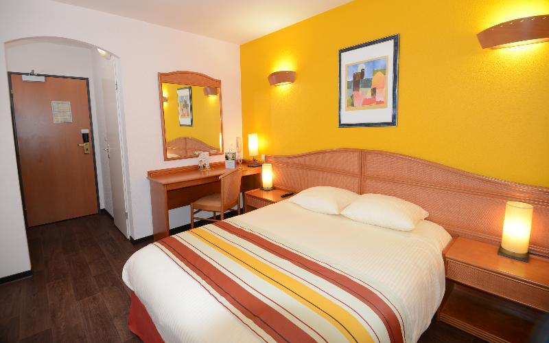 Hotel Roi Soleil Strasbourg Aéroport Holtzheim Esterno foto
