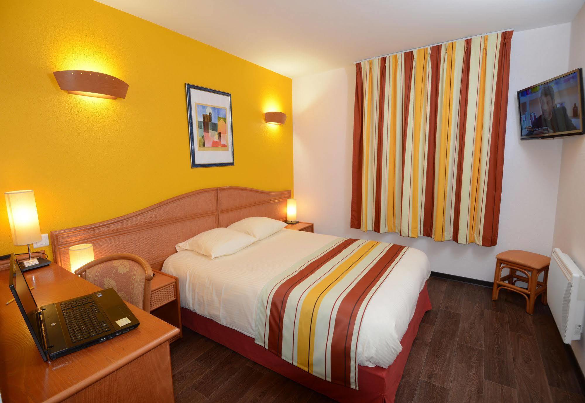 Hotel Roi Soleil Strasbourg Aéroport Holtzheim Esterno foto